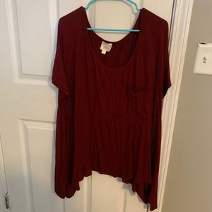 boutique short-sleeve flowy top!